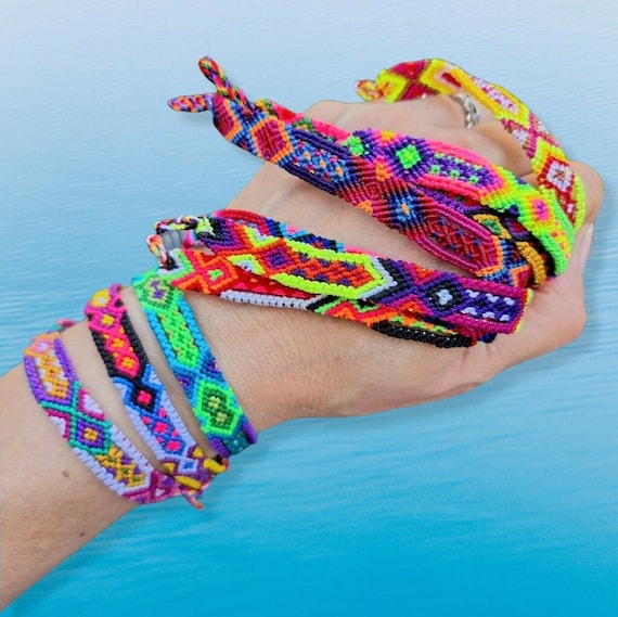 Amazon.com: Novelty Place 10 Pcs Woven Bracelet Bulk for Women, Kids &  Girls - Nepal Style Friendship Bracelets Handmade Braided Rope Wrist String  Chain (Random Colors & Patterns) : Toys & Games