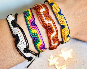Woven Friendship Bracelets Mexican Wave Design ZigZag Bracelet knotted in Bright Colors Surfer Wristbands Boho Chic Jewelry Macrame Knotted