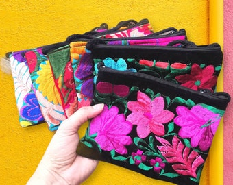 Embroidered Floral Purse, Cotton, Zippered Bag, Embroidered Flower Bag, Guatemalan Shoulder Bag, Ethnic, Hippie Style, Fair Trade Huipil Bag