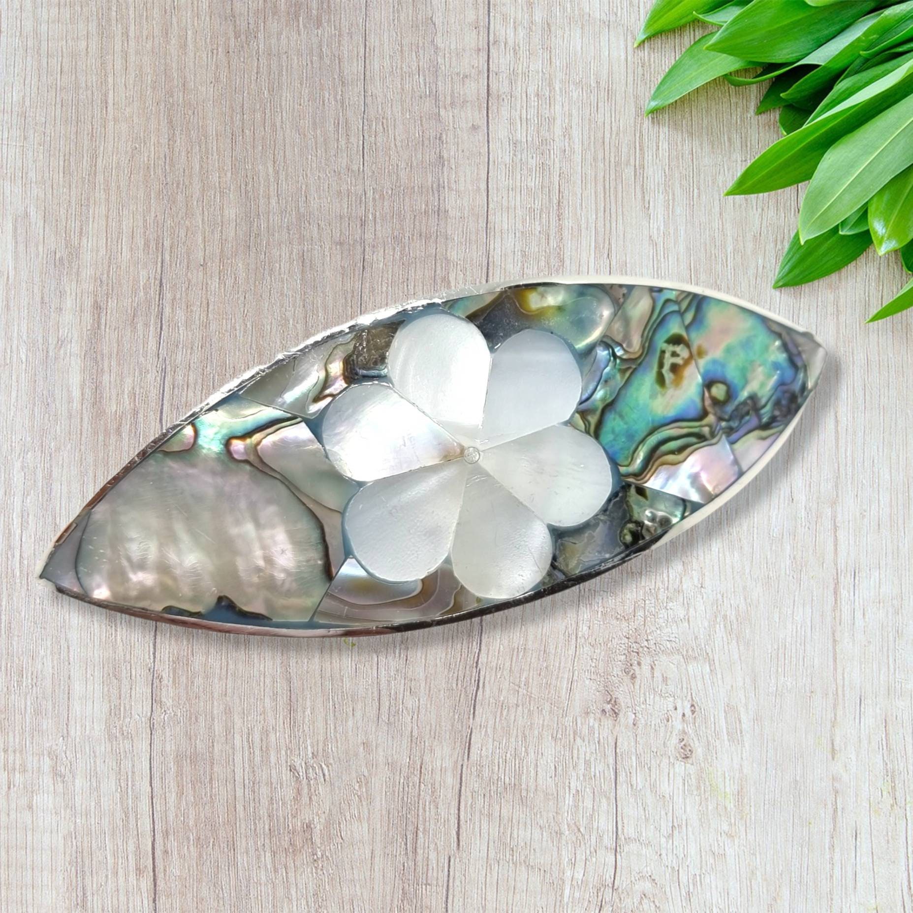 Mother of Pearl Hair Barrette, Floral White Daisy Design 
