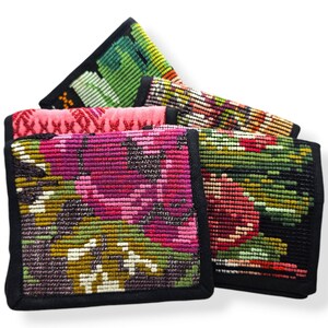 Portefeuille Maya guatémaltèque/ Portefeuille en tissu/ Portefeuille Huipil/ Brodé à la main/ Motif floral/ Unisexe/ Multicolore/ Tissé à la main/ Sac à main bohème
