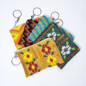 Huichol Beaded Coin Purse – Handmade Mexican Keychain Pouch – Small Zipper Wallet