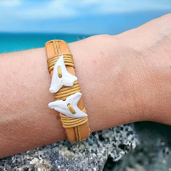 Shark Tooth Leather Bracelet / Tan leather Surfer Bracelet / Double Tooth  Bracelet / Minimalist Leather Bracelet / Unisex / Gift Bracelet