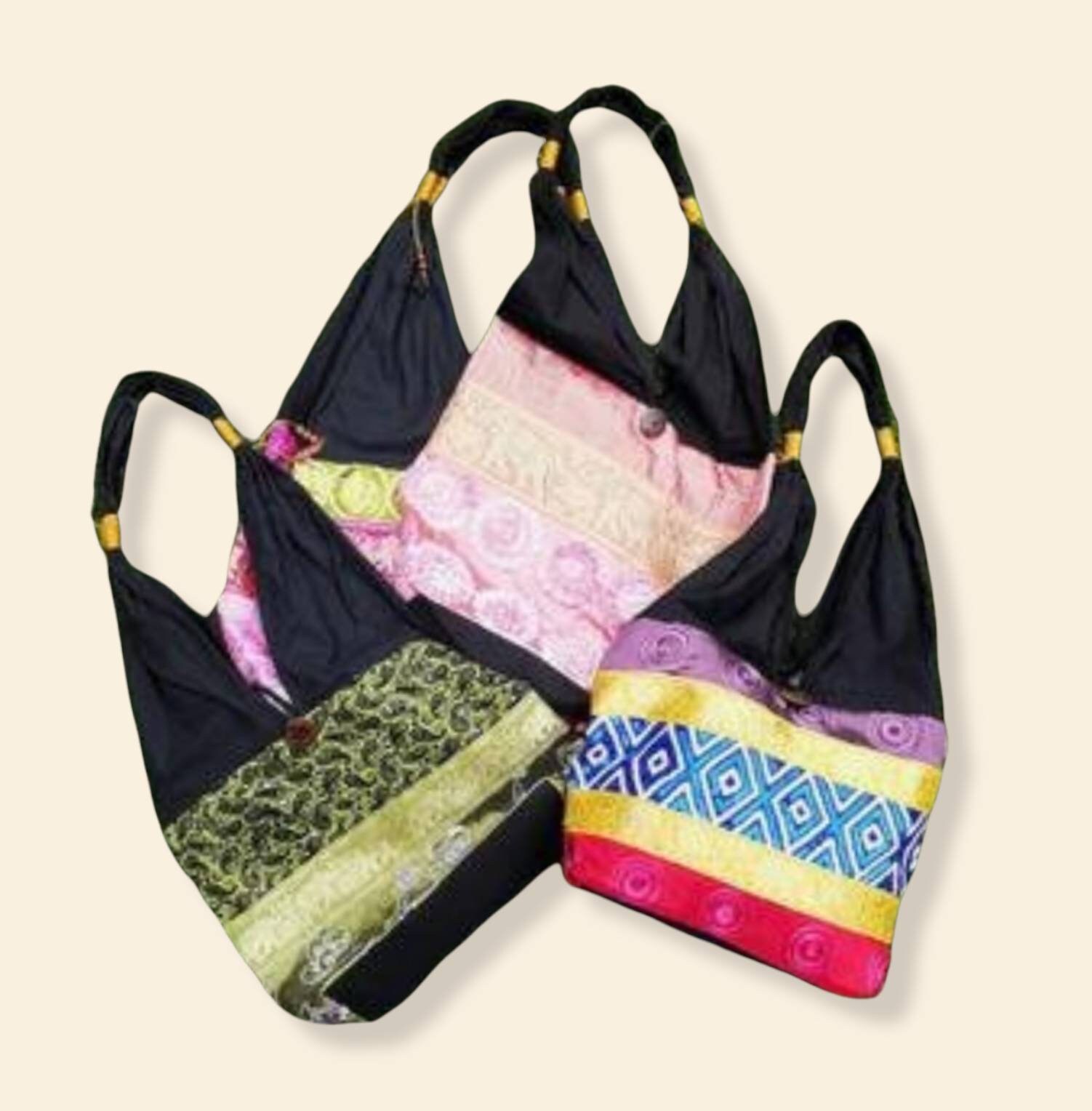 Handcraftedbag® Sacs du monde sur Instagram : Sac coloré thailandais  joliment brodé ❤ 30% de la somme sera reversée à une associa…