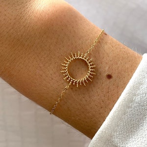 Women's stainless steel round sun bracelet / Women's gift