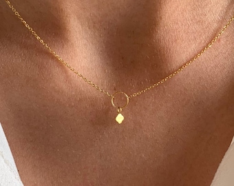 Ultra-thin stainless steel clover pendant necklace / Minimalist golden chain women's necklace luck