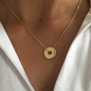 Gold plated necklace gold plated round ring pendant / Women's gift / Women's gold plated chain necklace