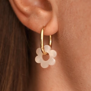 Small stainless steel white flower hoop earrings / Flower pendant ring earrings