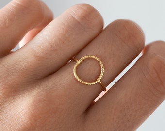 Bague femme acier inoxydable moderne anneau rond / bague fine dorée water resistant