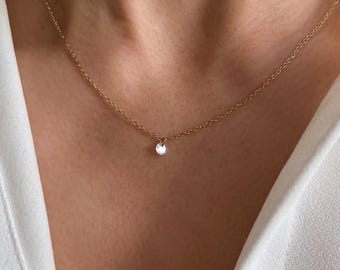 Delicate necklace with a round, sparkling cubic zirconia pendant / Minimalist women's necklace with a stainless steel chain / Gift for women