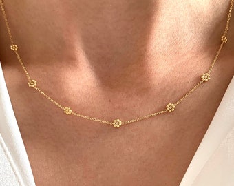 Stainless steel flower pendant necklace / Women's delicate flower chain necklace