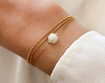 Women's bracelet with white agate, stainless steel, triple row, fine chain / Square white stone bracelet