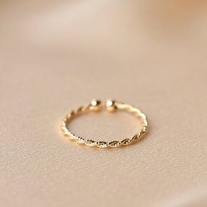 Women's gold-plated twisted ring / Adjustable braided ring
