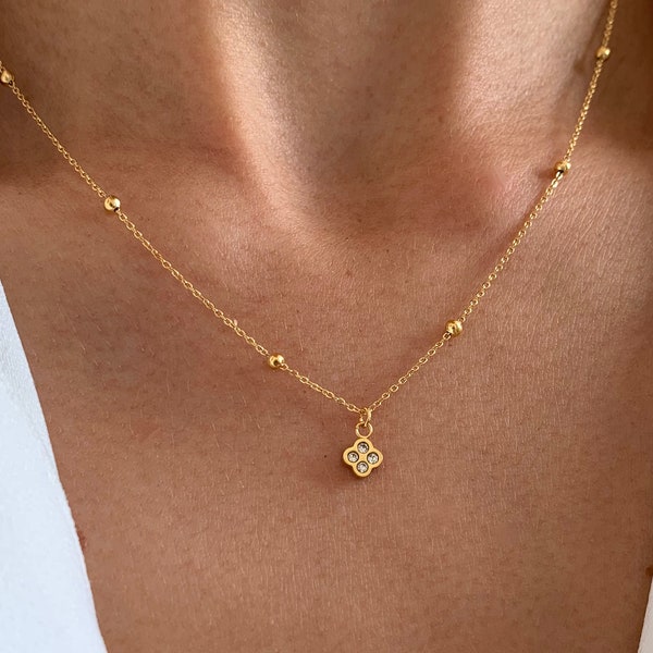 Collier acier inoxydable pendentif trèfle chaine boule / Collier femme fin chaine billes fleur