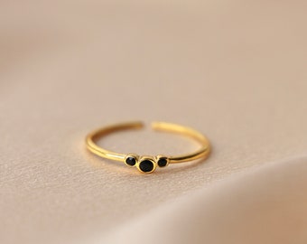 Women's modern stainless steel ring zircon black stone / fine adjustable gold water resistant ring
