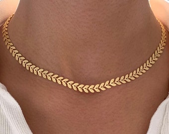 Necklace chain spikes flush with golden neck / Necklace woman golden laurel chain / Necklace woman chain chevron / Gift woman