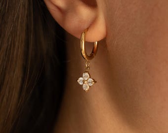 Small stainless steel hoop earrings with star pendant and cubic zirconia / Mini star hoop sleeper earrings