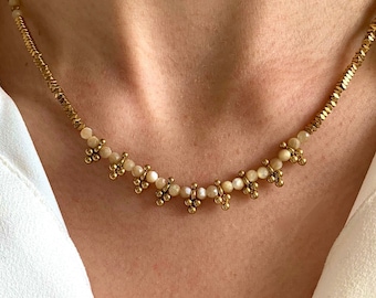 Collier pierre naturelle nacre / Collier femme perles blanches beige pendentifs acier inoxydable