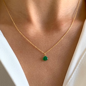 Fine stainless steel chain necklace with green agate stone pendant / Minimalist women&#39;s necklace with fine chain and natural stone drop