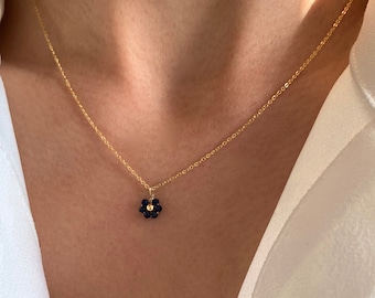 Collier acier inoxydable pendentif fleur en perles bleu foncé chaine boule / Collier femme fin chaine billes