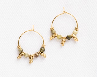 Thin stainless steel hoop earrings with green serpentine beads / Green earrings for women