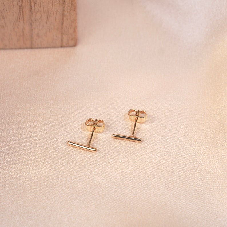 Gold-plated designer bar earring / Stick line earring / Minimalist earrings Plaqué or
