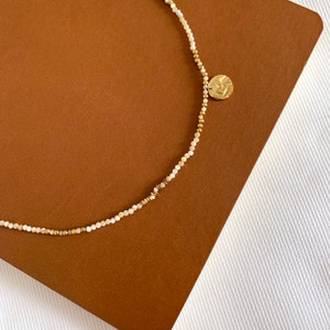 Collier pierre naturelle nacre / Collier femme perles pendentif rond acier inoxydable image 4