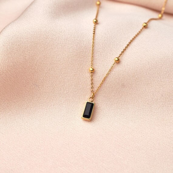 Fine Black Onyx Stone Pendant Necklace / Minimalist Women