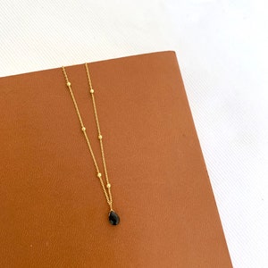 Collier fin pendentif pierre labradorite / Collier femme minimaliste chaine acier inoxydable / Cadeau femme Onyx noir