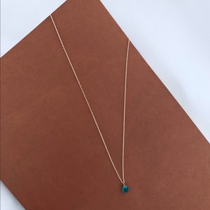 Collier fin chaine acier inoxydable pendentif pierre Agathe verte / Collier femme minimaliste chaine fine pierre naturelle goutte image 2