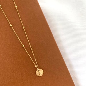 Collier acier inoxydable pendentif rond martelé chaine boule / Collier femme fin chaine billes image 3