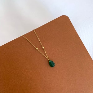 Fine green stone pendant necklace / Minimalist women's necklace with stainless steel chain image 3