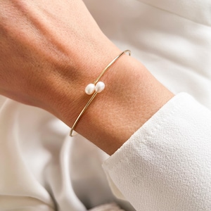 Bracelet jonc perles d'eau douce acier inoxydable doré