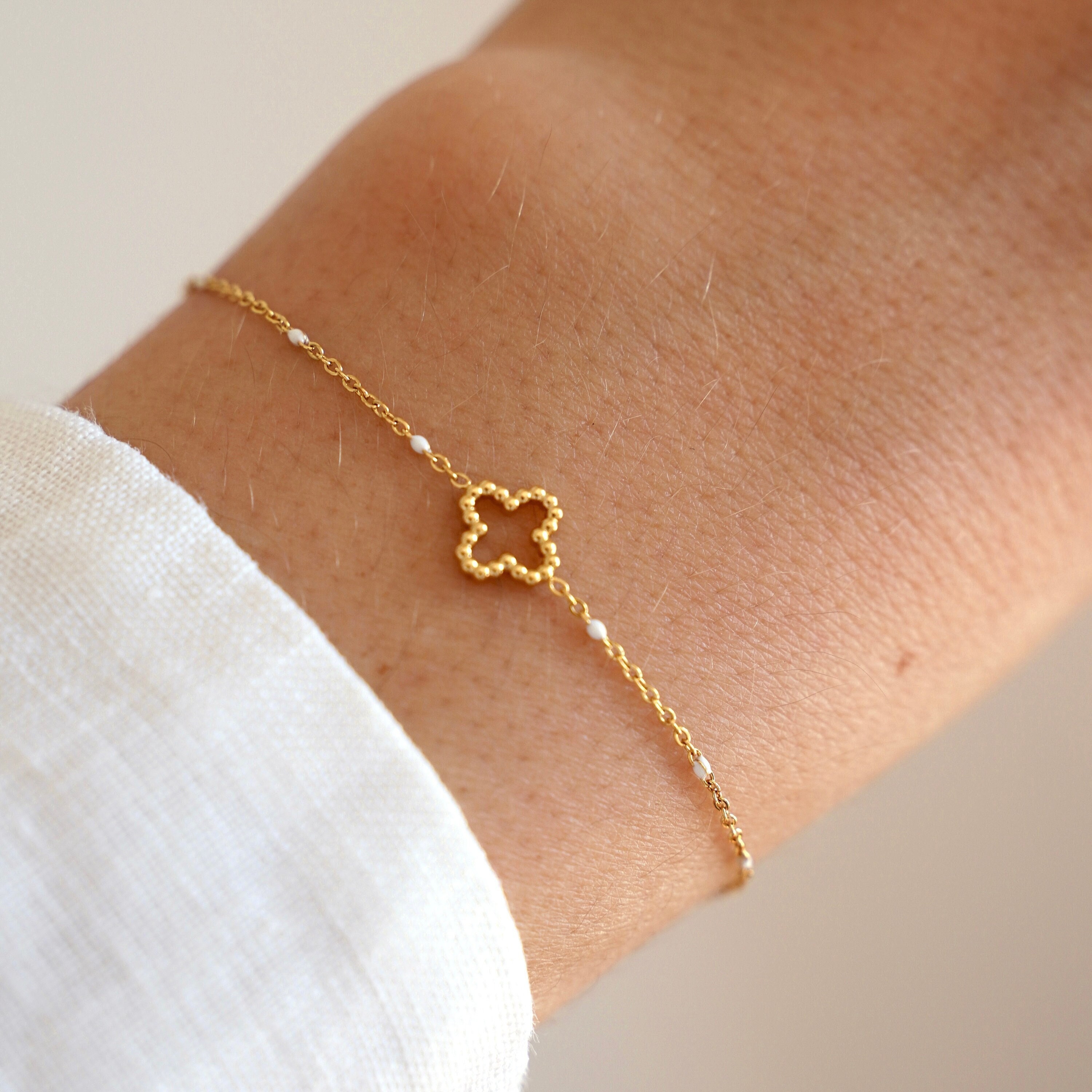クローバー型ゴールドメッキブレスレット Clover bracelet gold stainless steel - Etsy 日本