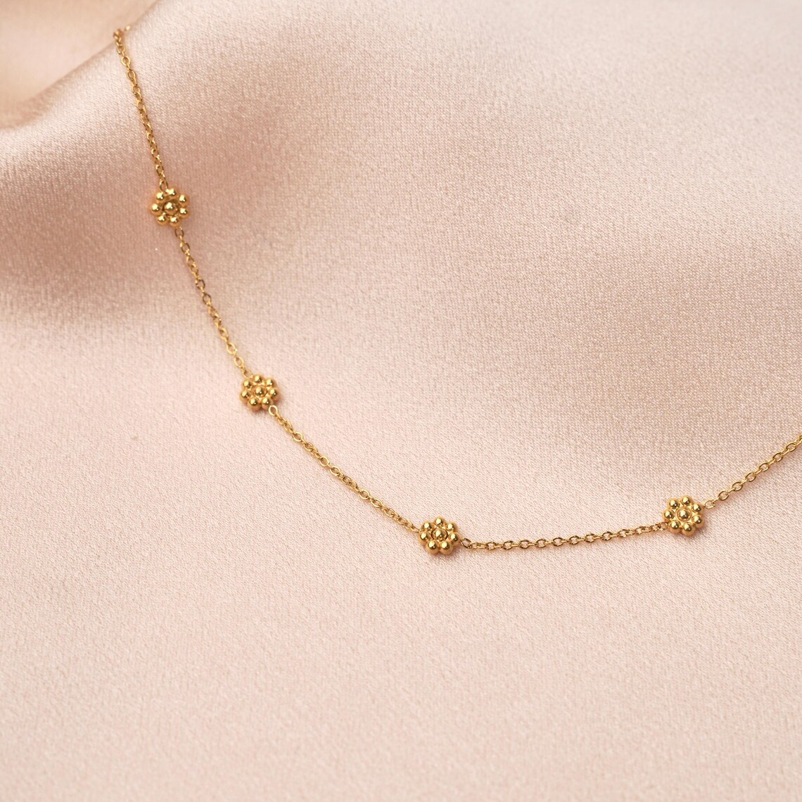 Stainless Steel Flower Pendant Necklace / Women's Delicate Flower Chain ...