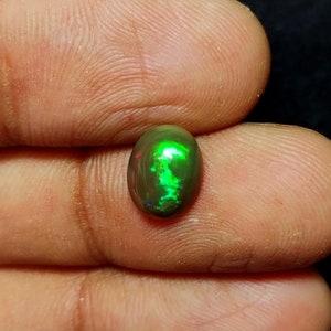 AAA-Qualitäts-Multi-Feueropal-Cabochon-Edelstein, ovale Form-Opal-äthiopischer Edelstein, Ringgröße Opal-Geburtsstein-Edelstein, 1.50 CRT,