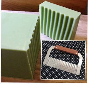 Uncle Andy's Soap Cutter WIDE Wavy Blade crinkle Cut Soap Loaf Cutter for  Consistent, Uniform Cuts Melt-and-pour, HP, and CP Soaps 