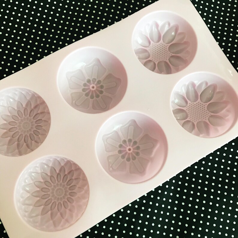 6 cavities Flower silicone soap mold bear soap mold silicone molds flower plaster mold Ice mold silicone mold resin mold candle mold