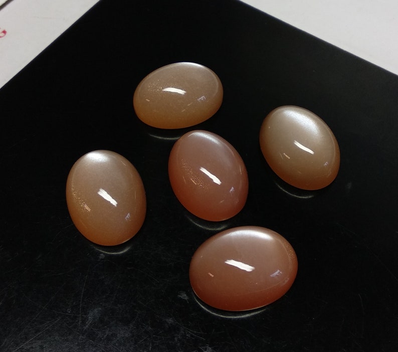 39 Carat Loose Gemstone. Natural Peach Moonstone Cabochon Moonstone 2 Pieces Lot Size 20x15 MM Peach Moonstone Oval Smooth Cabochon