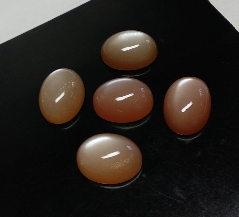 39 Carat Loose Gemstone. Natural Peach Moonstone Cabochon Moonstone 2 Pieces Lot Size 20x15 MM Peach Moonstone Oval Smooth Cabochon