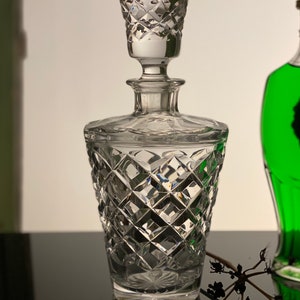 Vintage Crystal Decanter with Cut Decor Crystal Whisky Decanter Liquor Cognac Rum Bottle Clear Glass Decanter Luxury Bar Decor Gift for Him