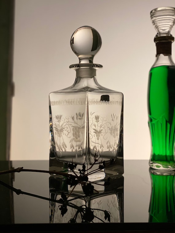 Vintage Crystal Decanter With Cut Decor Crystal Whisky Decanter Vintage Crystal Decanter With Cut Decor Crystal Whisky Decanter