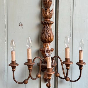 Antike italienische große Wandleuchte aus geschnitztem Holz, Louis-XV-Stil, Wandleuchte aus vergoldetem Holz, Florentiner Applikation