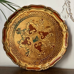 Florentine Tray Round Wood Tray Vintage Serving Tray Pink and Gold Pattern Made un Italy Tole work tray Shabby chic decor