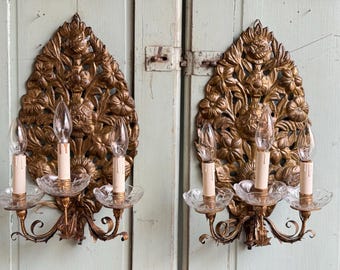 Apliques italianos de metal dorado con flores, apliques de pared románticos, iluminación bohemia, par de apliques, apliques de metal dorado, luces florentinas