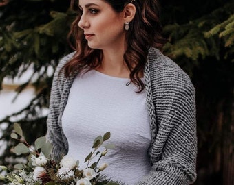 Cardigan de mariée gris en tricot prêt à l'emploi/romantique/boléro de mariée/haussement d'épaules de mariée/pull de mariée/strickjacke hochzeit/haussement d'épaules de mariage,