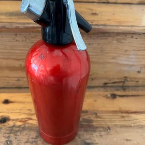Sifón de soda rojo original de los años 70