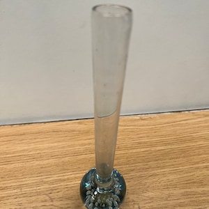 Small Vintage Art Glass Flower Bud Vase ##