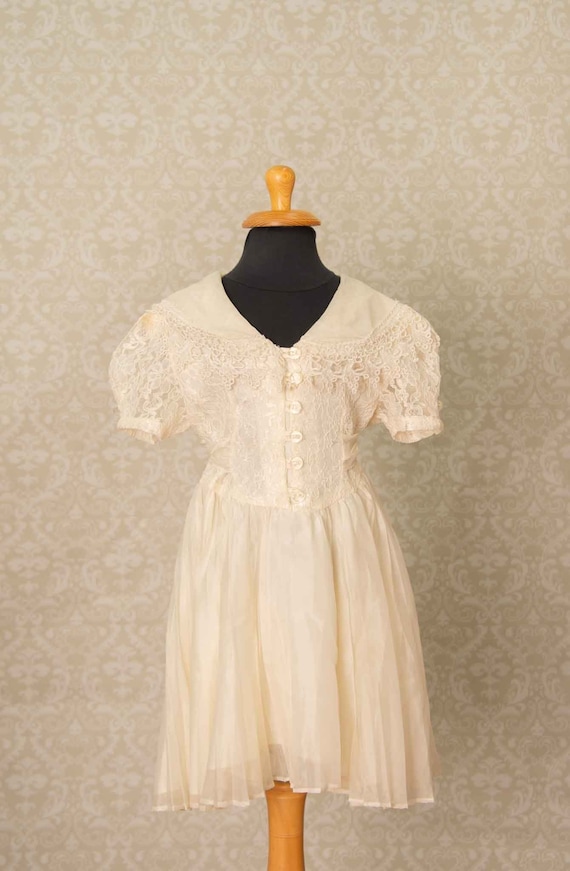 Formal Pleated Lace Ivory Color Taffeta Girls Dres