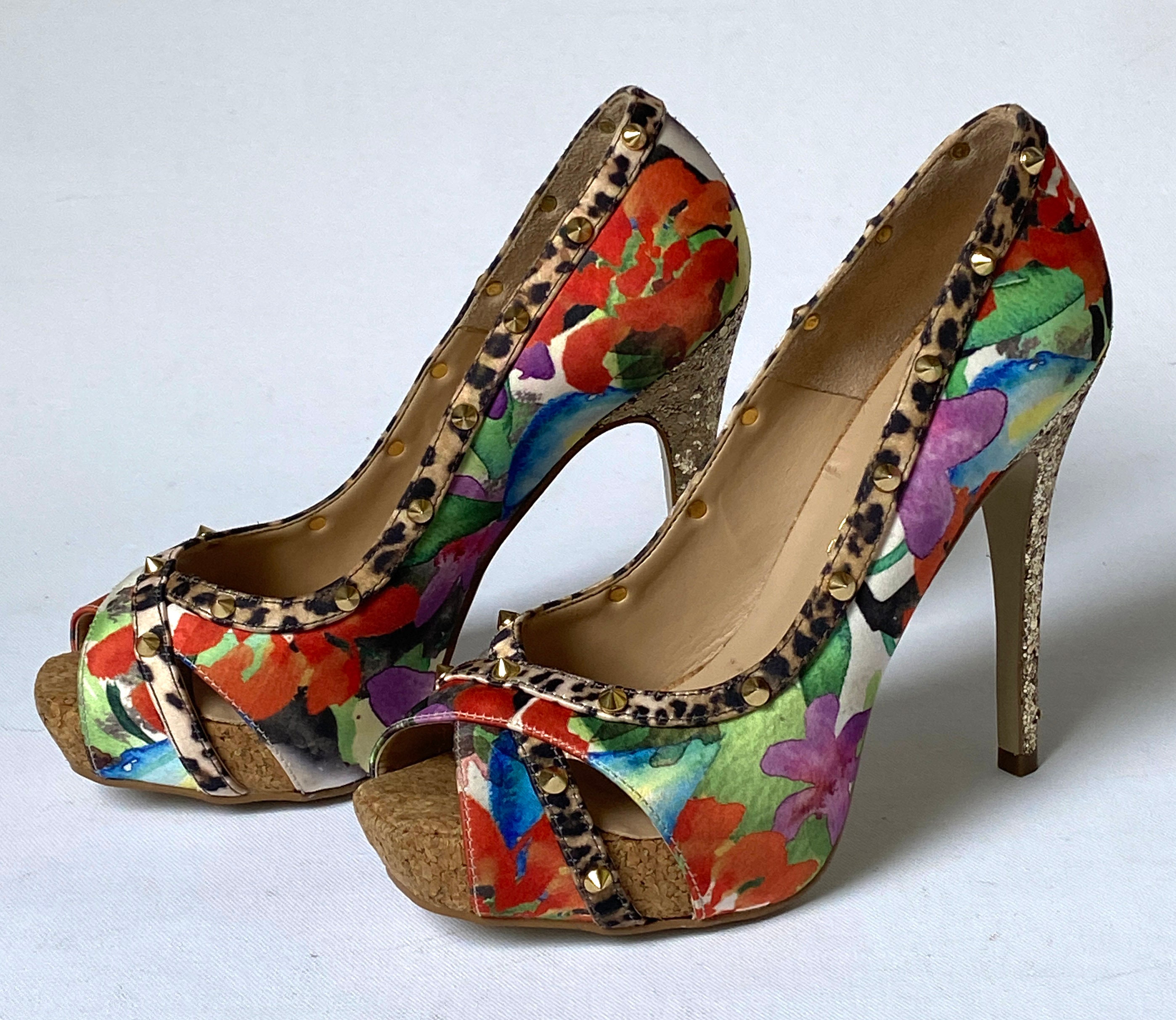 Striking and colorful shoes on high heels 10 cm. Trimmed with Etsy